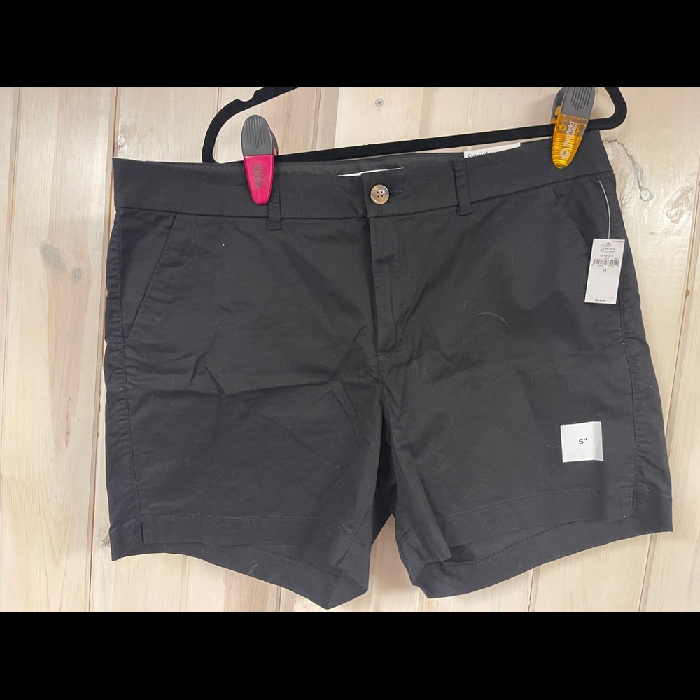 Old navy Everyday shorts.  Black size 16 nwt